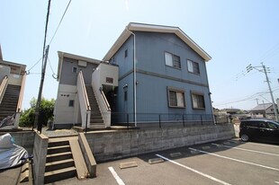 トレゾア湯川新町A棟の物件外観写真